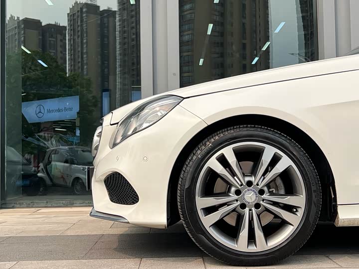 Mercedes-Benz E-Class 2015 E 260 L Sport — фото 4
