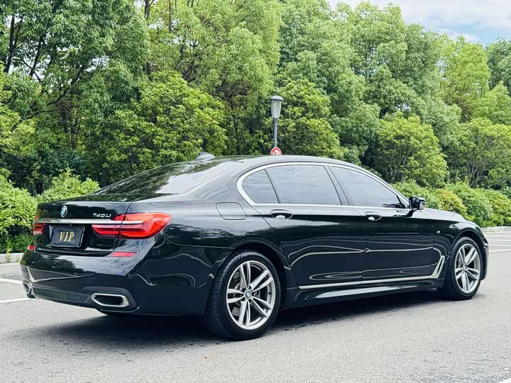 BMW 7 Series — фото 6