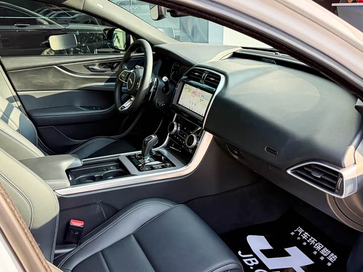 Jaguar XEL 2020 2.0 T 200 PS R-DYNAMIC — фото 10
