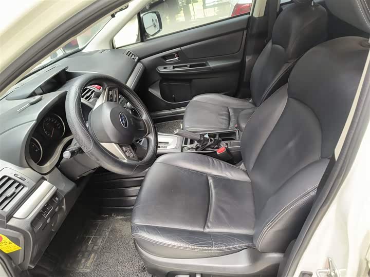Subaru XV 2014 2.0i — фото 11