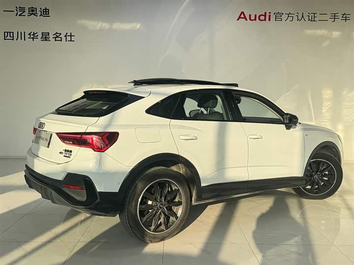 Audi Q3 Sportback 2023 45 TFSI quattro Luxury — фото 4