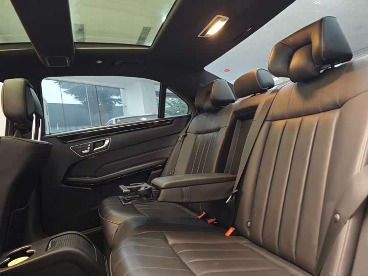 Mercedes-Benz E-Class 2015 E 200 L Sport — фото 22