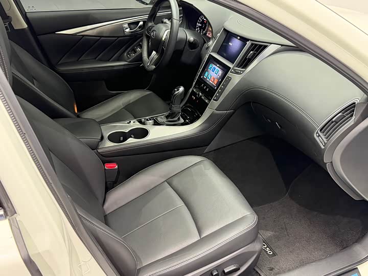 Infiniti Q50L 2021 2.0 T — фото 17