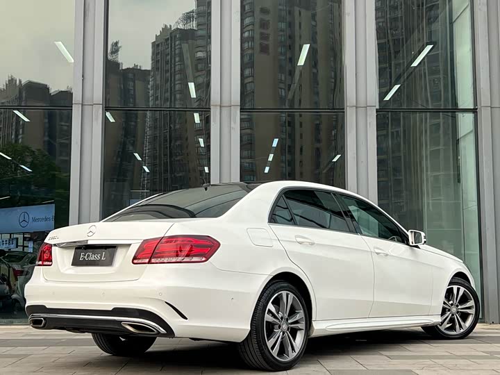 Mercedes-Benz E-Class 2015 E 260 L Sport — фото 10