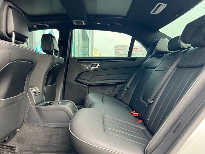 Mercedes-Benz E-Class 2015 E 260 L Sport — фото 17