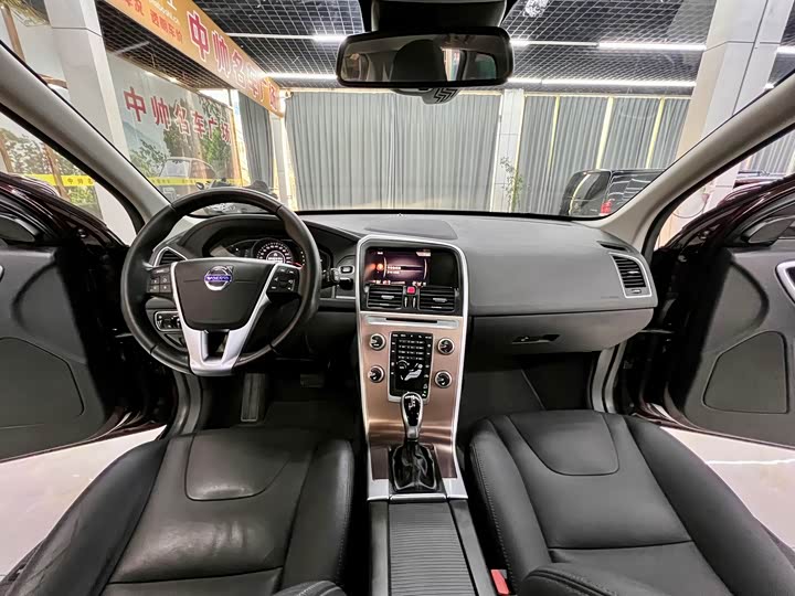Volvo XC60 2017 T 5 AWD — фото 16