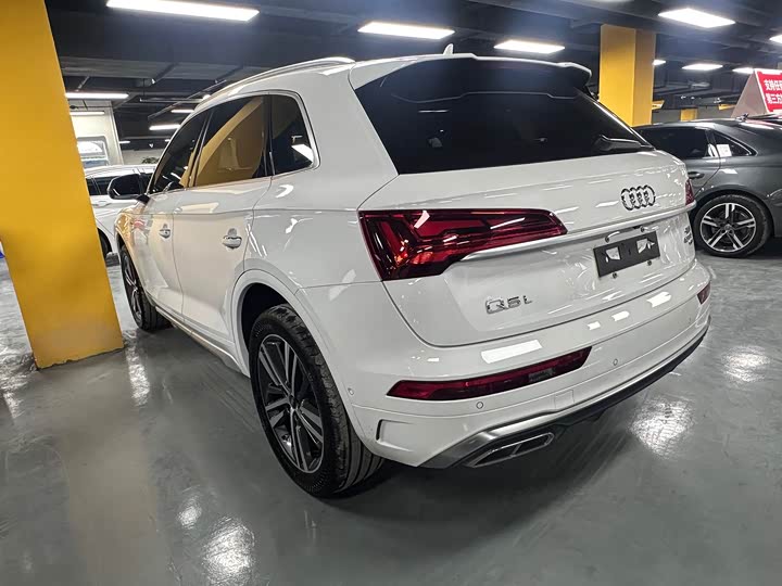 Audi Q5L рестайлинг 40T люкс-динамик — фото 13