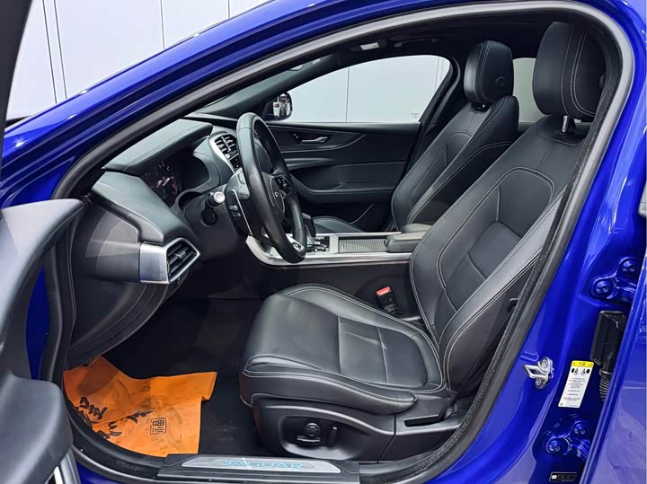 Jaguar XEL 2020 2.0 T 200 PS R-DYNAMIC — фото 9