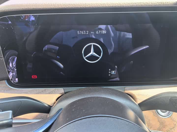Mercedes-Benz E-Class 2022 E 300 L Luxury — фото 29