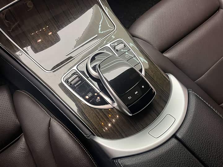 Mercedes-Benz GLC 2017 GLC 260 4 MATIC Luxury — фото 15
