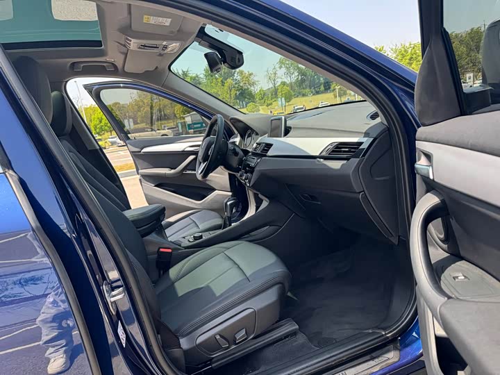 BMW X1 2019 s Drive 20 Li Leading — фото 11