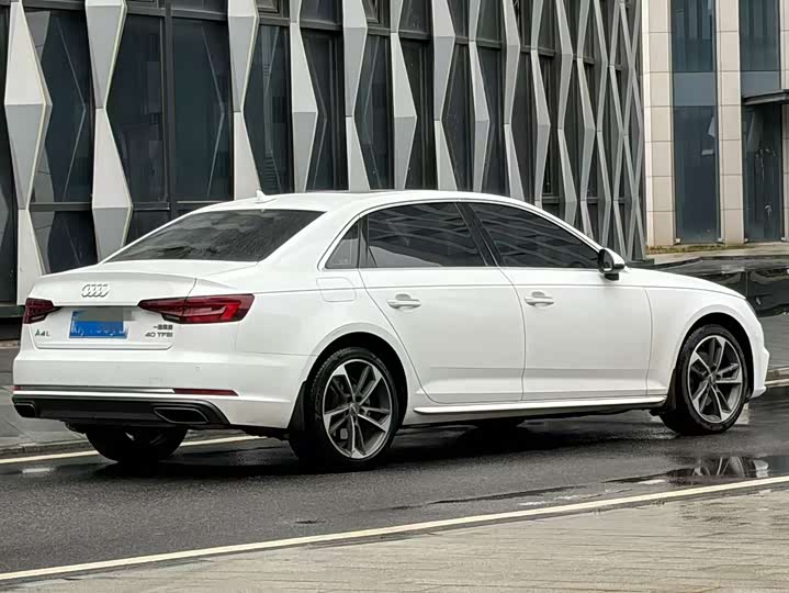 Audi A4L 2019 40 TFSI VI — фото 4