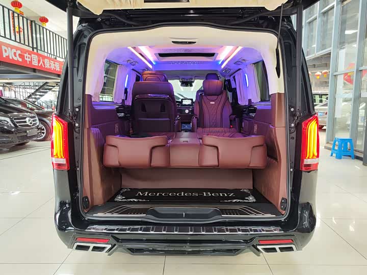 Mercedes-Benz V-Class 2018 V 260 L VI — фото 15