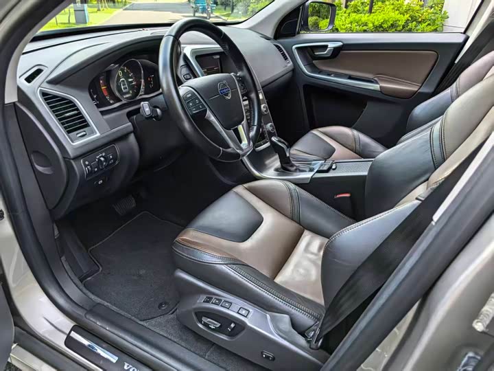 Volvo XC60 2016 T 5 — фото 4