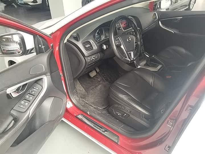 Volvo V40 2019 T 3 — фото 16