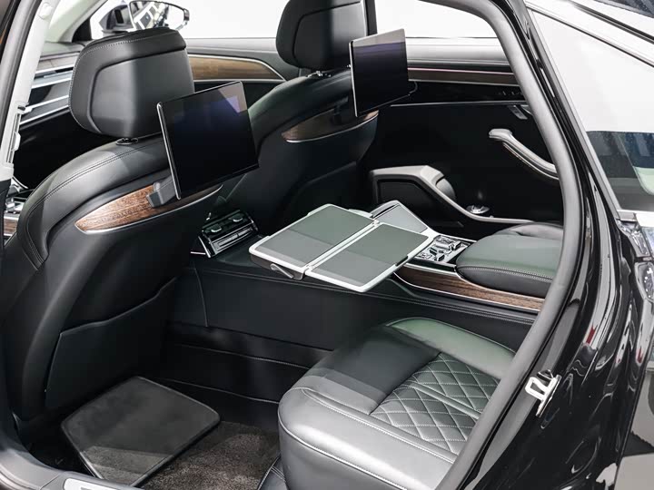 Audi A8 2022 A 8 L Horch — фото 13