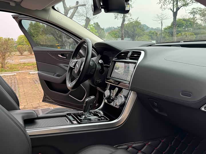 Jaguar XEL 2021 2.0 T 250 PS R-DYNAMIC SE — фото 16