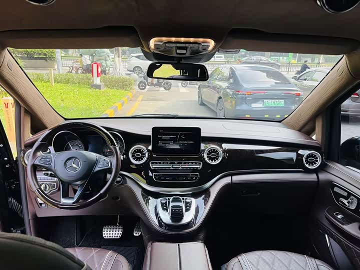 Mercedes-Benz V-Class 2018 V 260 L VI — фото 19