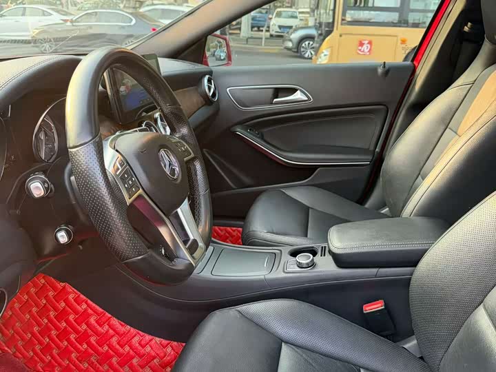 Mercedes-Benz GLA 2015 GLA 260 4 MATIC — фото 4