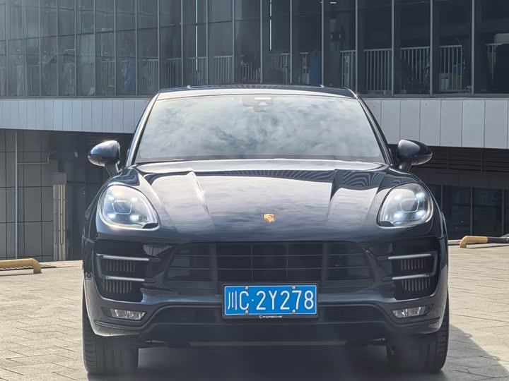 Porsche Macan 2017 Macan Turbo 3.6 T — фото 2