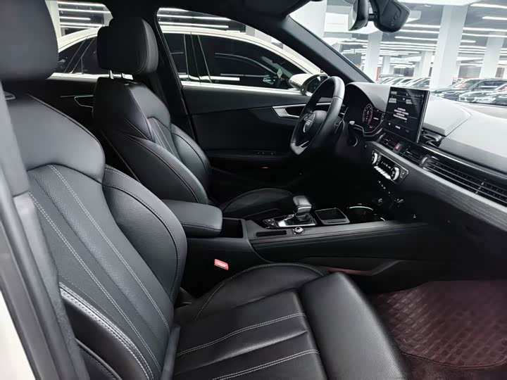 Audi A4L 40 TFSI люкс-динамик — фото 4