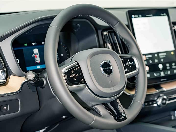 Volvo XC60 2026 B 5 4 WD — фото 9