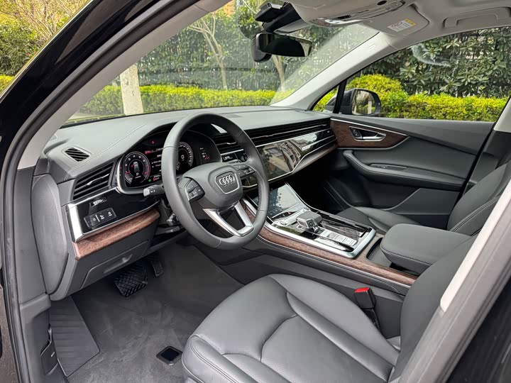 Audi Q7 2023 45 TFSI quattro S line Sport — фото 6