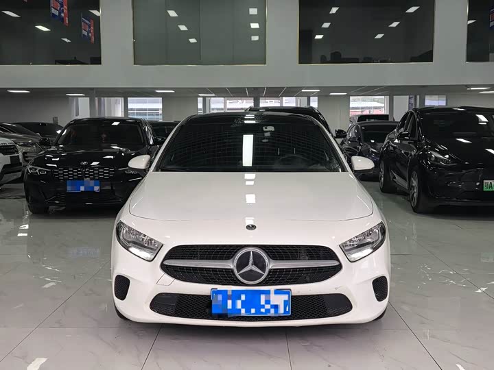 Mercedes-Benz A-Class 2020 A 180 L — фото 2