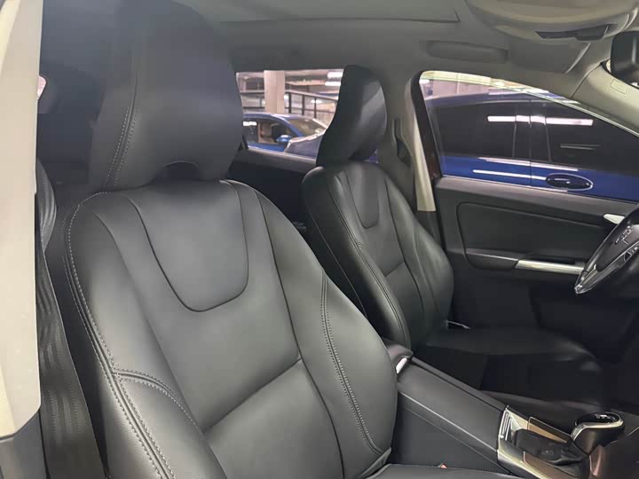 Volvo XC60 2015 T 5 — фото 12