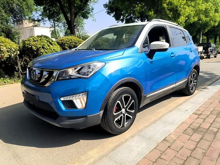 Changan CS15 2016 1.5 L MT — фото 1