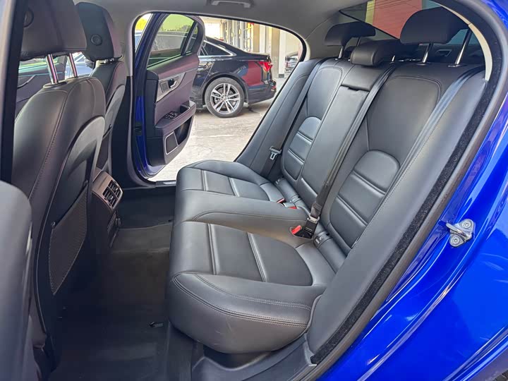 Jaguar XEL 2021 2.0 T 200 PS R-DYNAMIC — фото 11