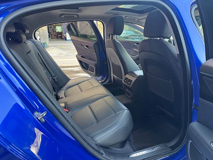 Jaguar XEL 2021 2.0 T 200 PS R-DYNAMIC — фото 17