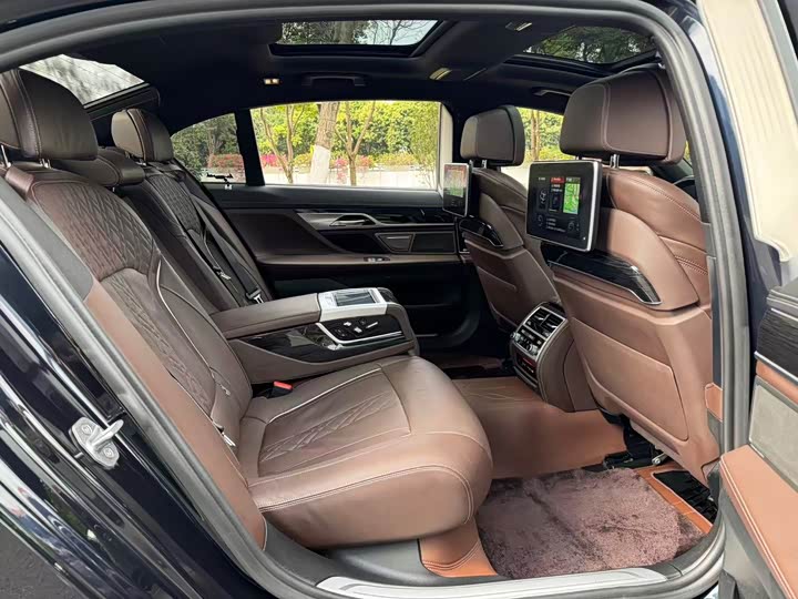 BMW 7 Series 730Li премиум M спортпакет — фото 8