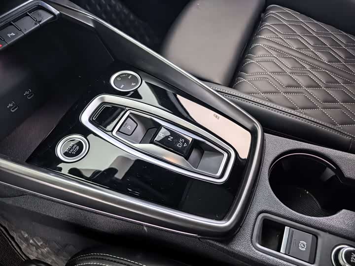Audi A3 2025 Sportback 35 TFSI — фото 9