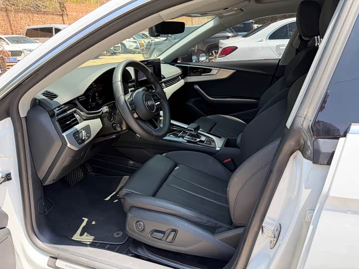 Audi A5 2025 Sportback 40 TFSI — фото 12