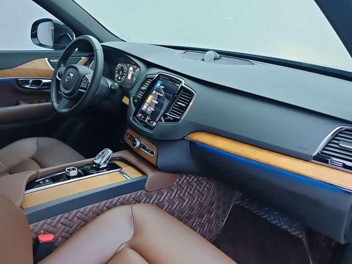 Volvo XC90 2022 B 6 7 — фото 19