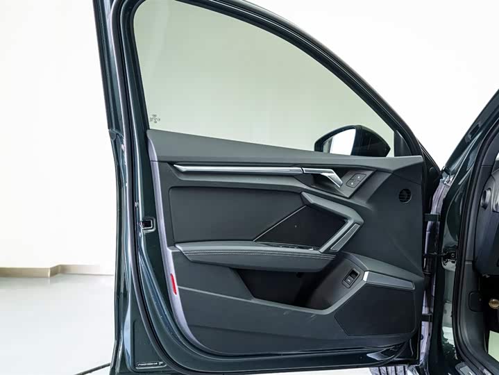 Audi A3 2025 A 3 L Limousine 35 TFSI — фото 10