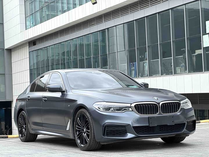 BMW 5 Series 540i M спортпакет — фото 3