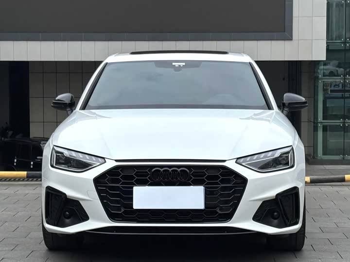 Audi A4L 40 TFSI люкс-динамик — фото 2