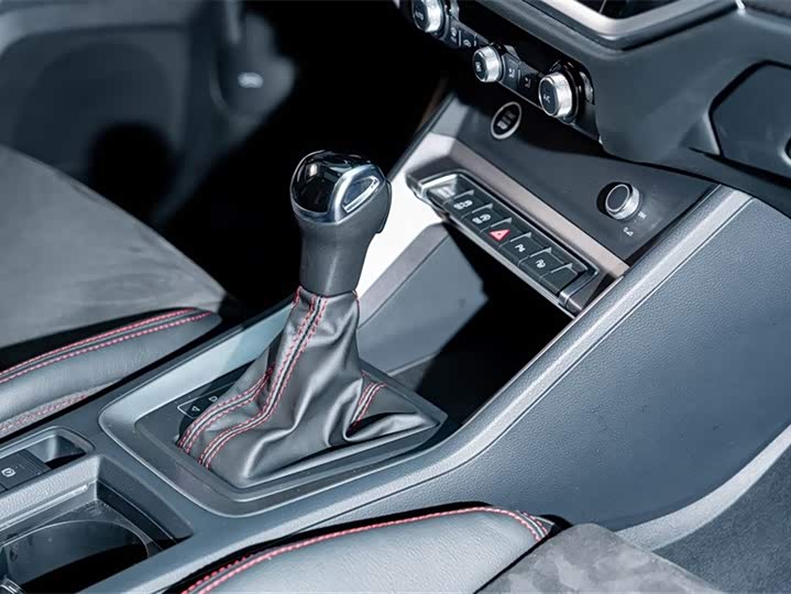 Audi Q3 2023 40 TFSI RS — фото 19