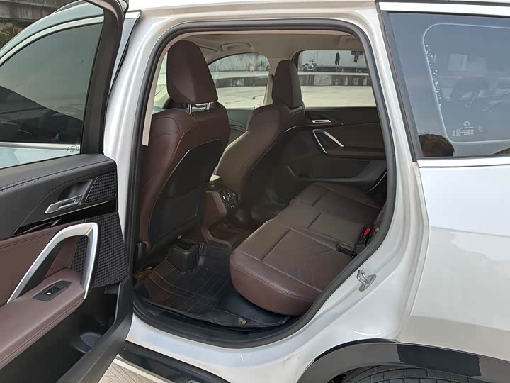 BMW X1 2024 s Drive 20 Li X — фото 5