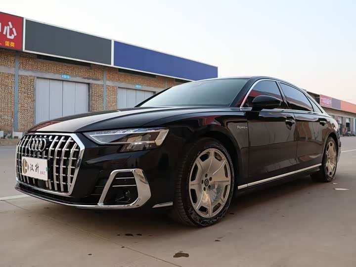 Audi A8 2024 A 8 L 50 TFSI quattro — фото 1