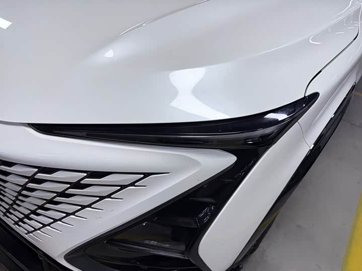 Changan UNI-T 2023 1.5 T Premium — фото 4