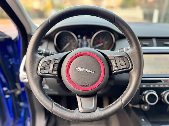 Jaguar E-PACE 2018 P 200 V — фото 13