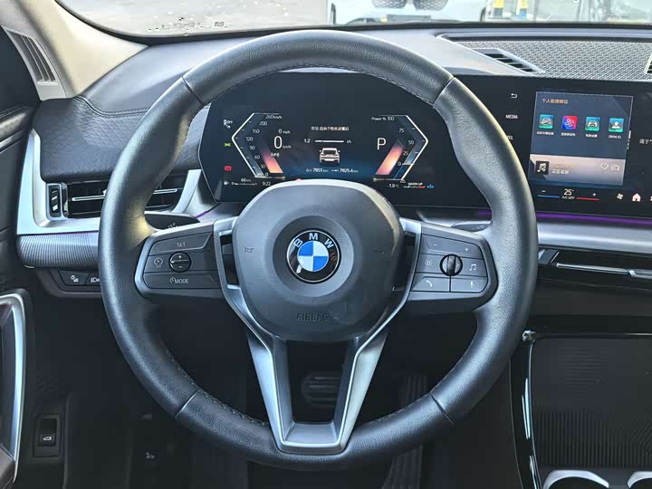 BMW X2 2024 s Drive 25i M — фото 8