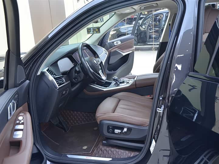 BMW X7 2019 x Drive 40i Leading — фото 4