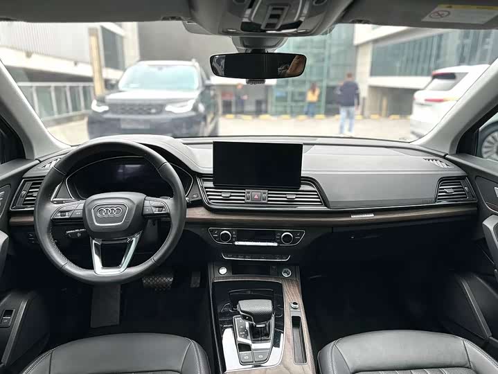 Audi Q5L 40 TFSI люкс-динамик — фото 5
