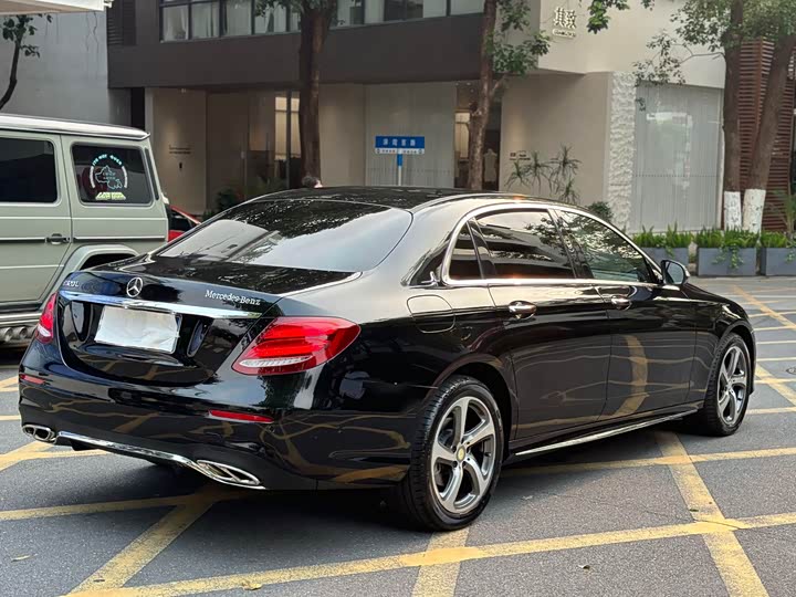 Mercedes-Benz E-Class 2017 E 300 L Luxury — фото 6