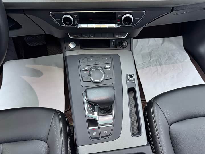 Audi Q5L 40 TFSI базовая — фото 8