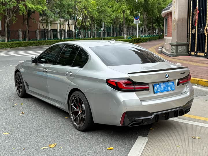 BMW 5 Series 540i M спортпакет — фото 4